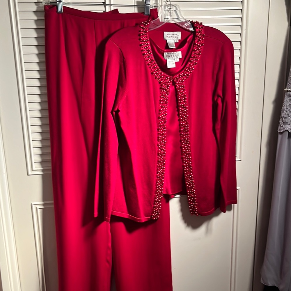 Papell Pantsuit  8, Silk Red Jacket,Tank, Straight Pants!
Fully Lined! FIVE STAR